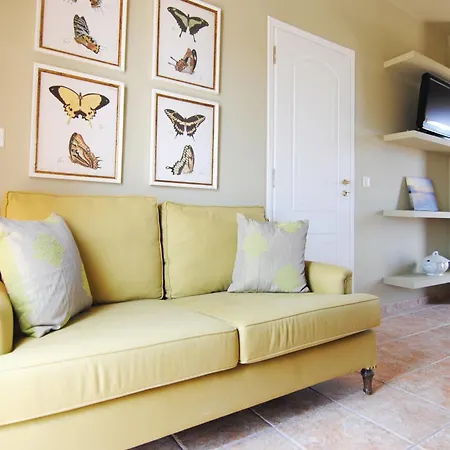 Pentathlon Collection Villa *