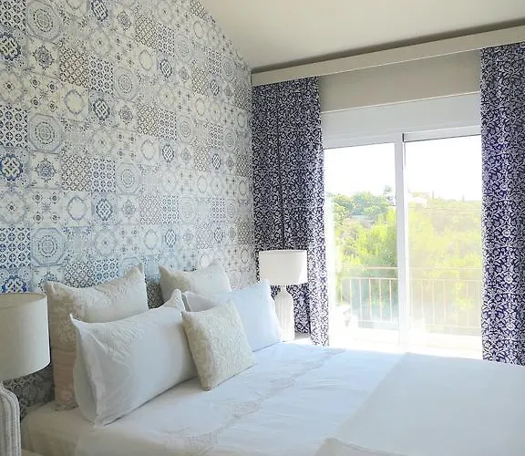 Pentathlon Collection Villa