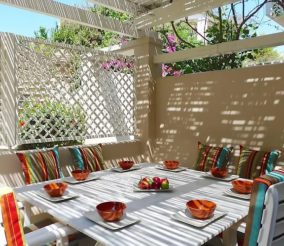 Pentathlon Collection Villa