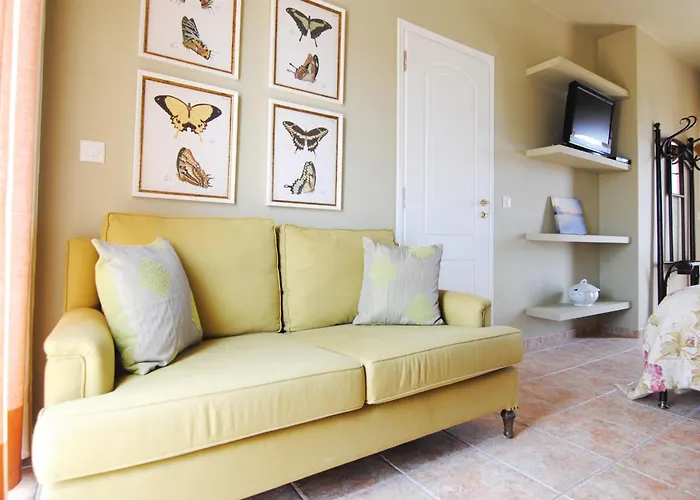 Pentathlon Collection Villa *