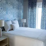 Pentathlon Collection Villa
