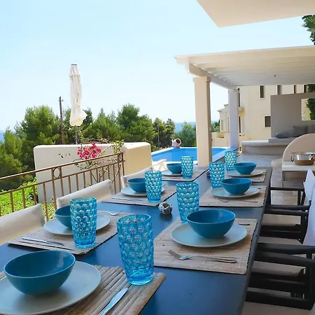 Pentathlon Collection Villa *