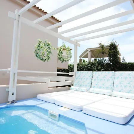 Pentathlon Collection Villa