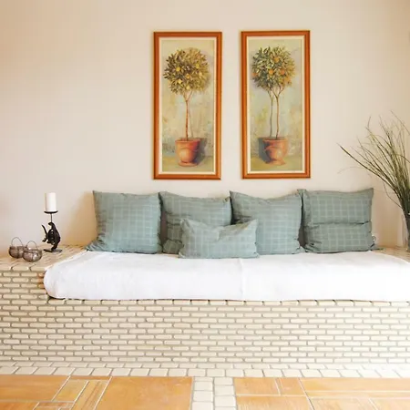 Pentathlon Collection Villa